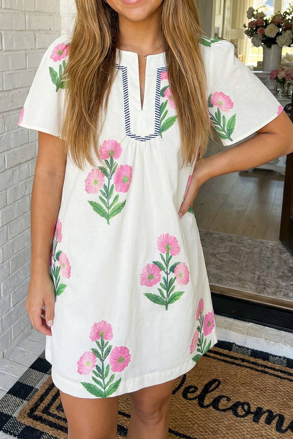 LAS Floral Short Sleeve Split Neck Loose Mini Dress (S-XL): White / Missy / L